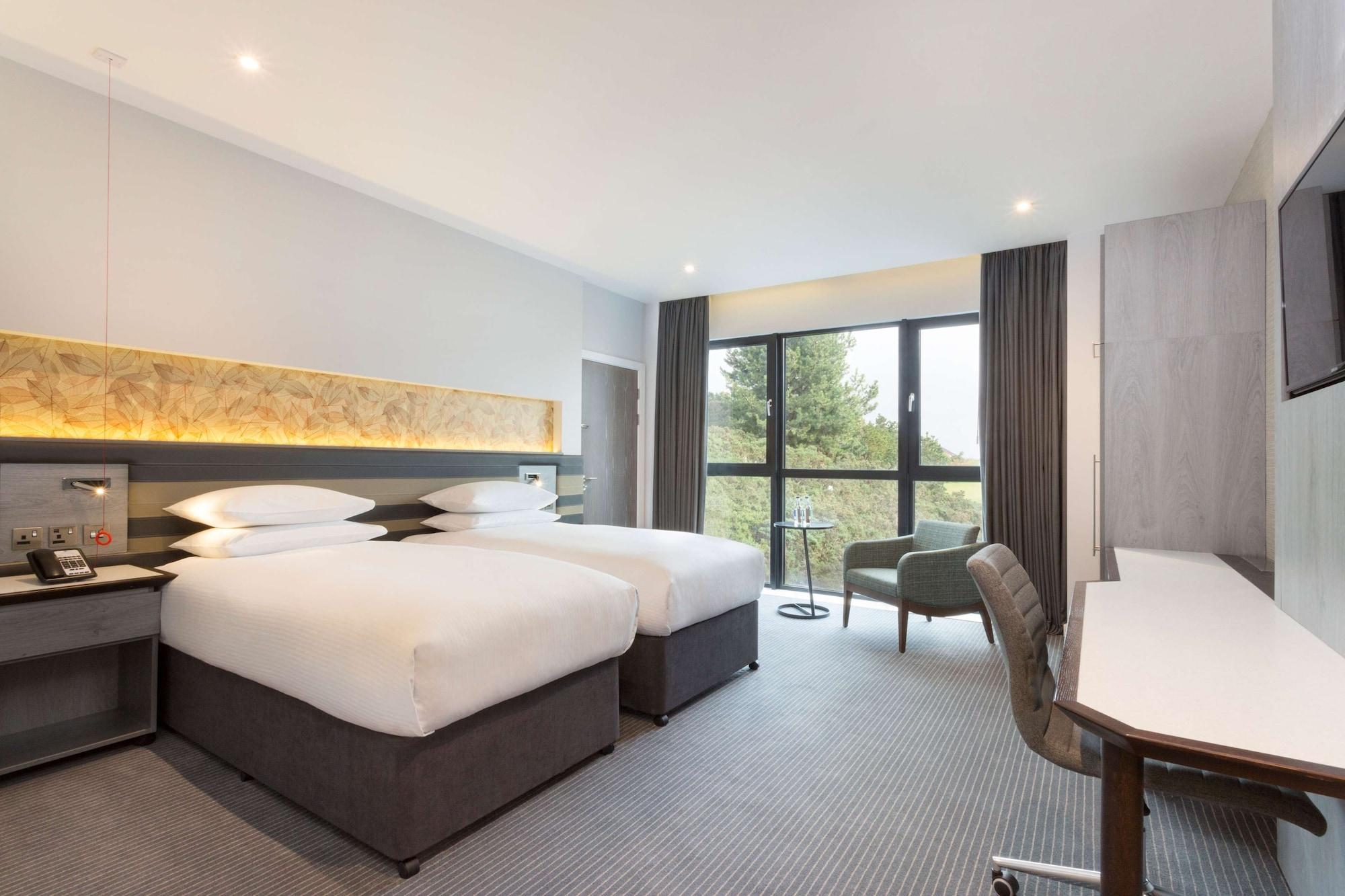 Doubletree By Hilton Edinburgh - Queensferry Crossing Hotel
