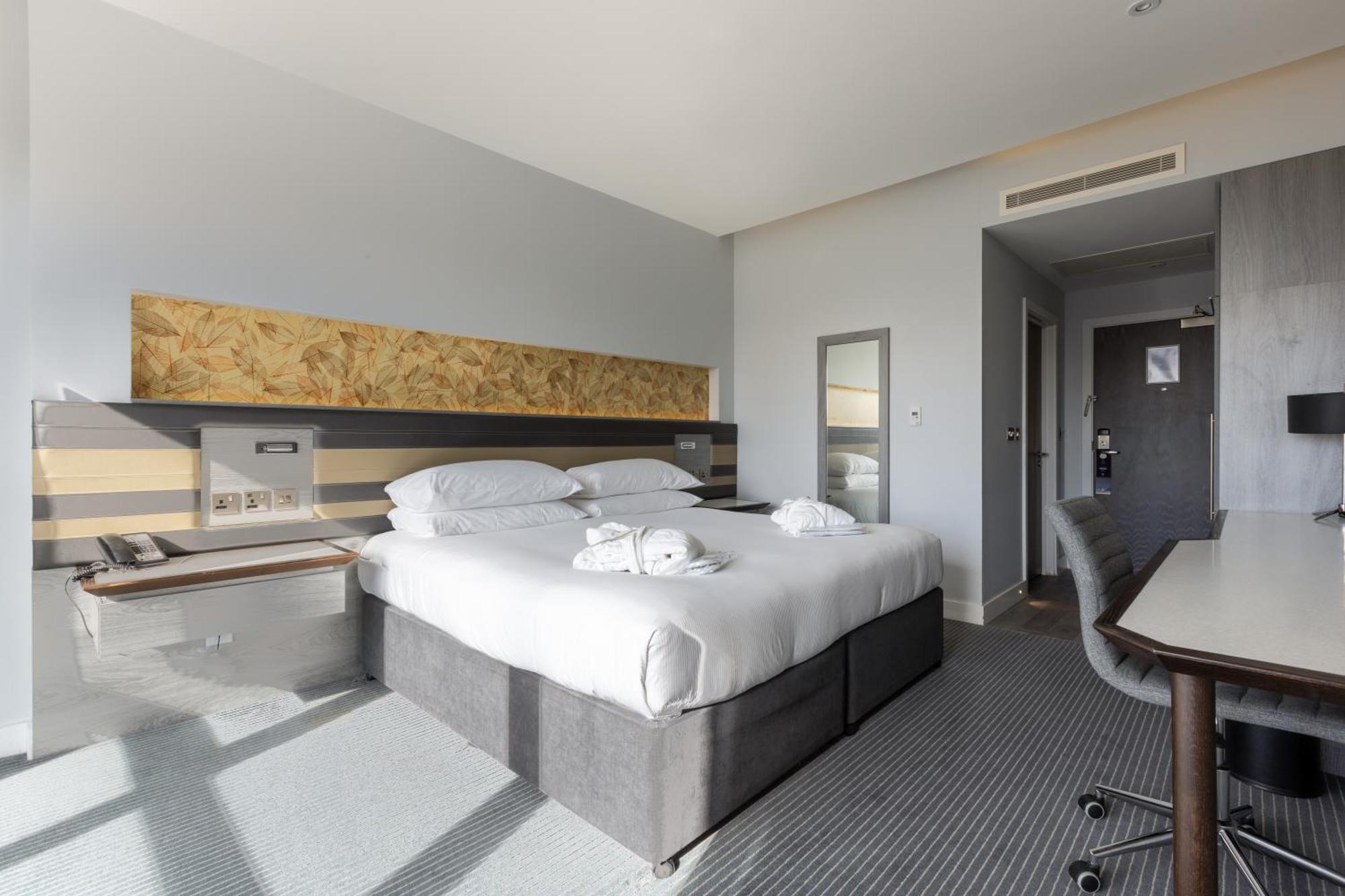 Doubletree By Hilton Edinburgh - Queensferry Crossing Hotel