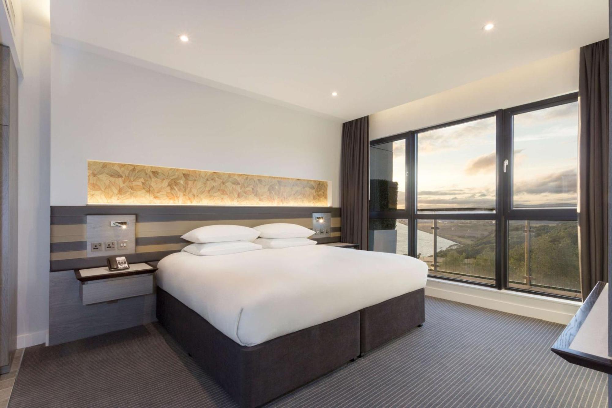 Doubletree By Hilton Edinburgh - Queensferry Crossing Hotel